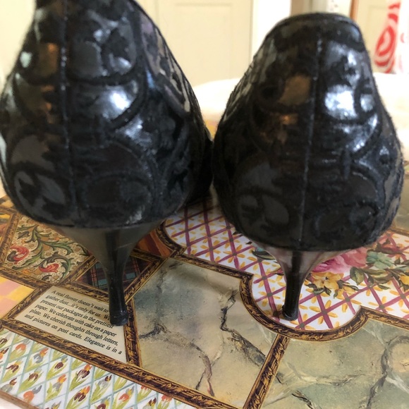 Authentic Prada Leather Embroidered Pumps 8.5 - Picture 3 of 4